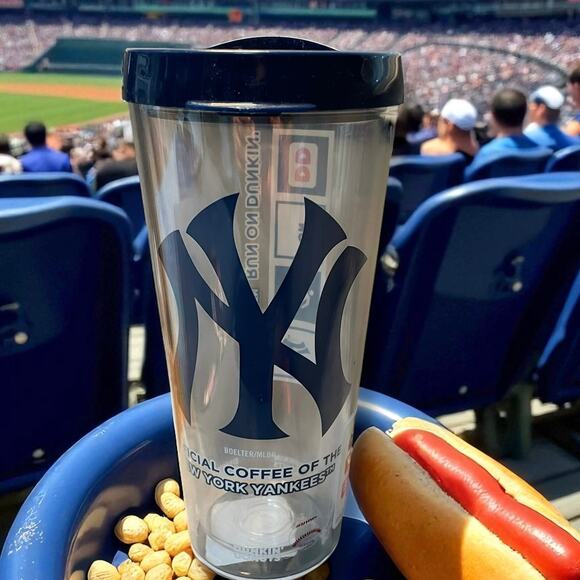 Dunkin Donuts NY Yankees Spring Tritan 22 oz Sports Tumbler Run on New York 2017 - Picture 1 of 12